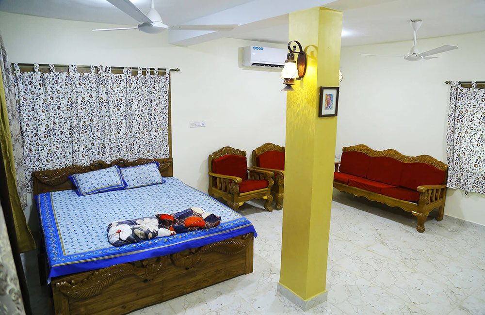 Rajwada Rooms – 1 BHK (5 Persons)